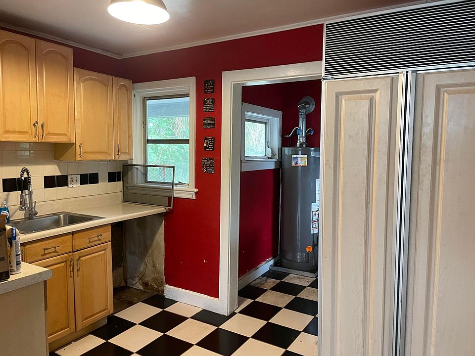 1st image of 701 S B Street
