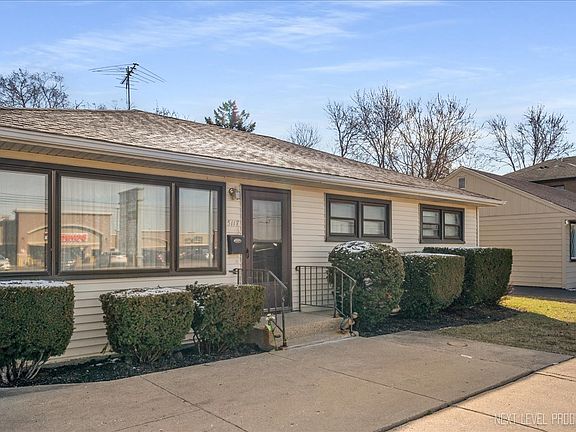 3rd image of 5117 N Cumberland Ave