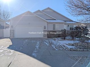 1041 Allen Peak Cir, Ogden, UT 84404