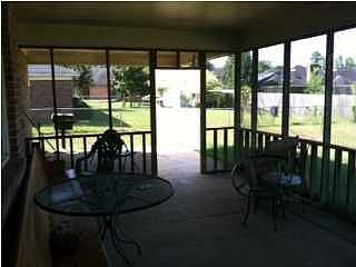 4th image of 7212 Sandhurst Ave