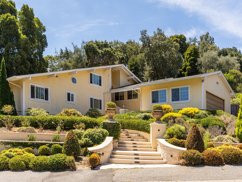 A beautiful entrance with terraced garden.