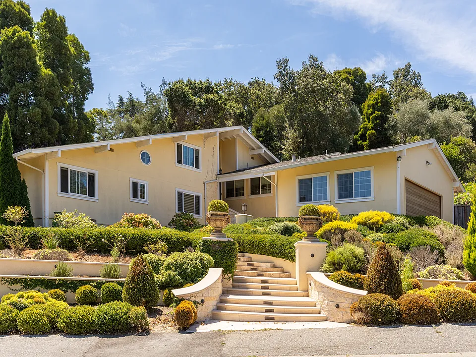 977 Continental Dr
