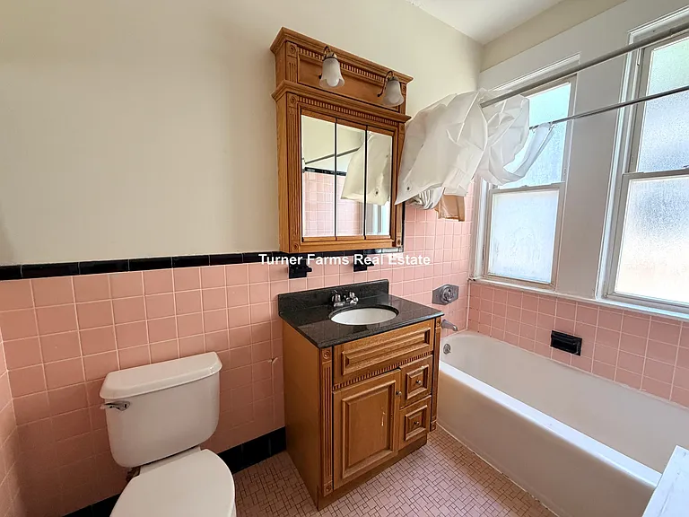 22 Euston St — Photo 15