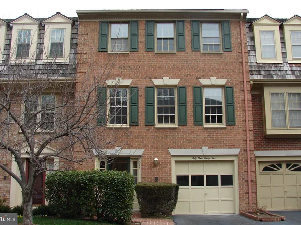 5135 Woodmire Ln, Alexandria, VA 22311
