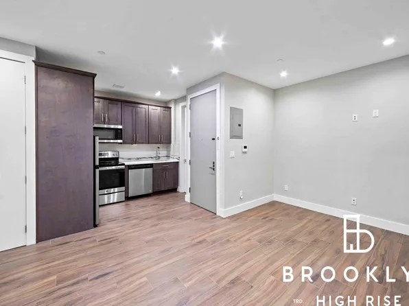 1517 New York Avenue image 1 of 15