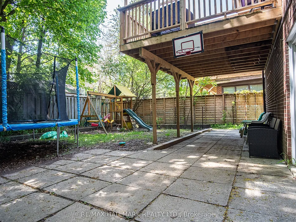 399 Lawrence Ave W #BASEMENT