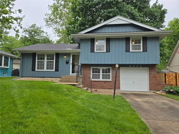 8432 Evanston Ave, Raytown, MO 64138