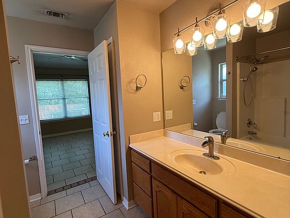 5th image of 2070 Bentwood Dr