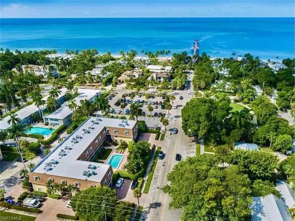 1222 Gordon Dr APT 14, Naples, FL 34102