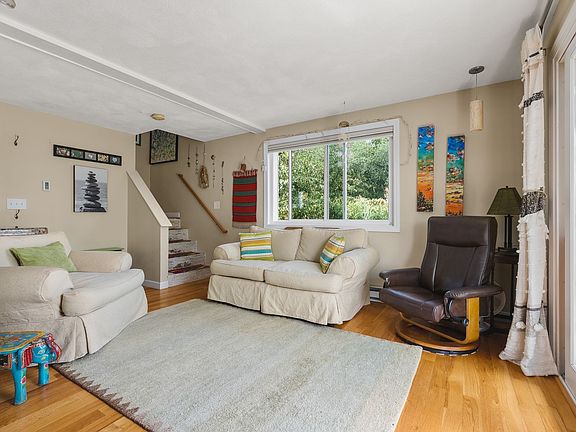 3rd image of 62 Eastern Point Rd #2