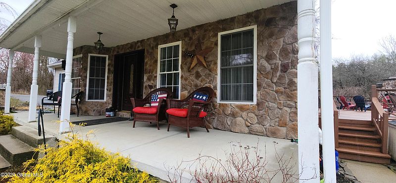 4th image of 16 Woodview Road