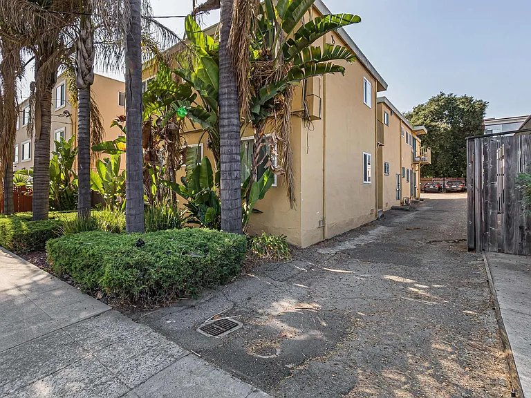 2233 7th Ave #C — Photo 4