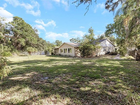 3rd image of 4101 Windtree Dr