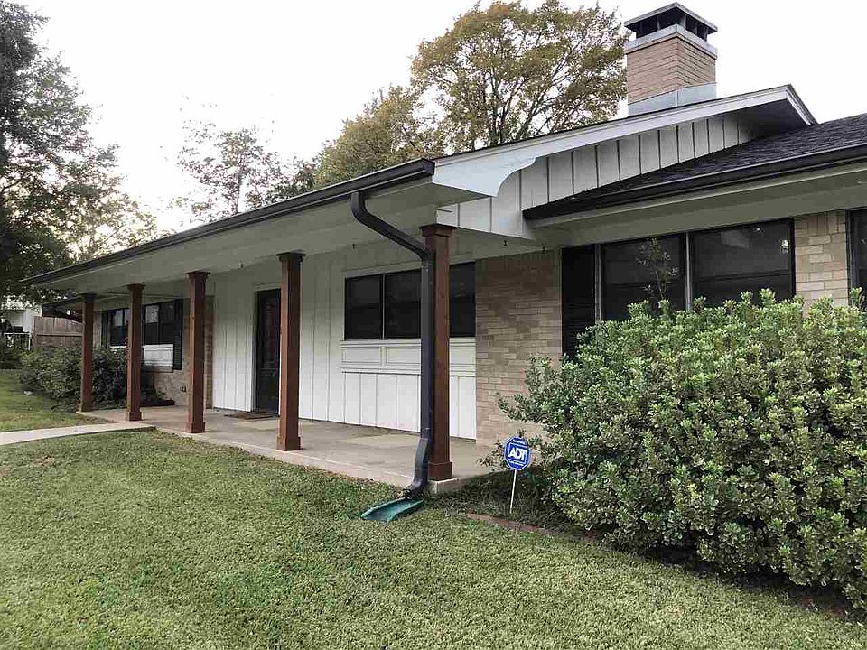 2nd image of 706 Beverly Dr