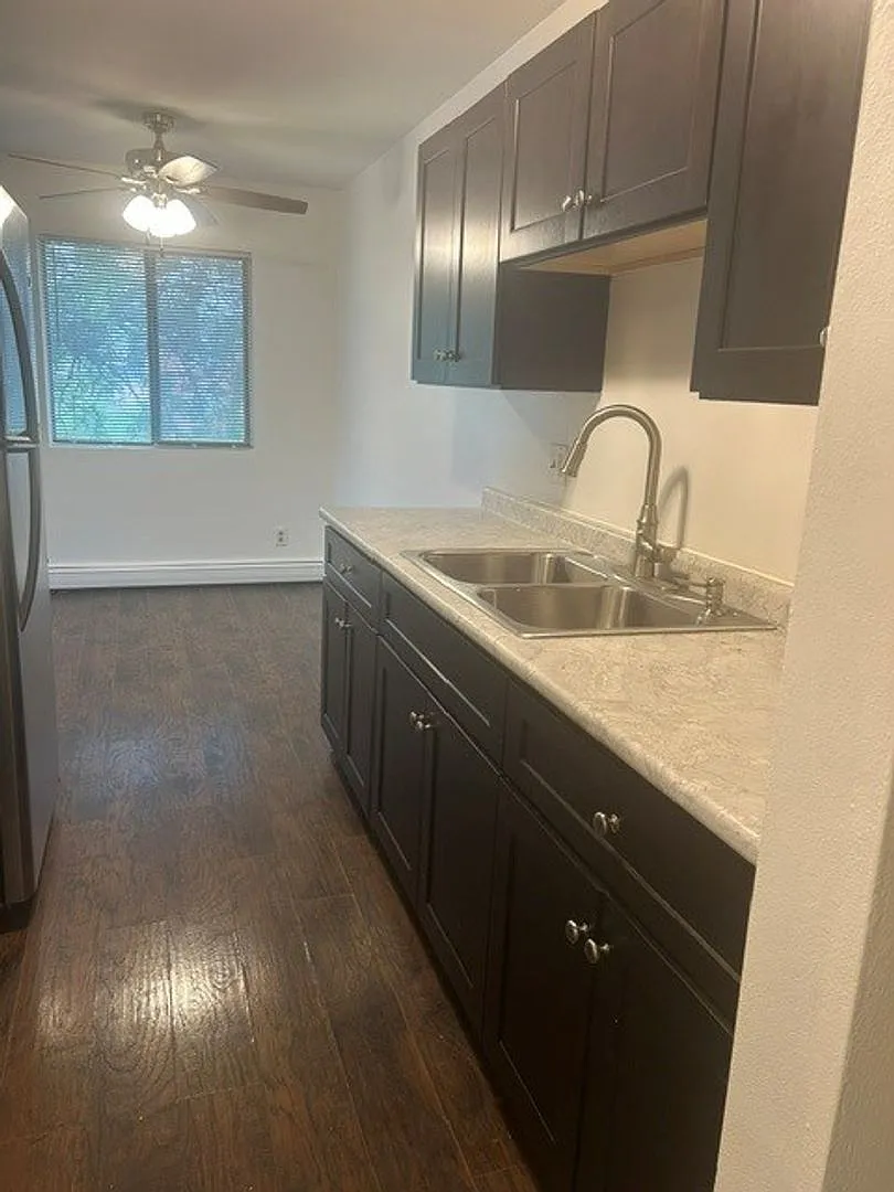 Lamplighter Apartments — Photo 4
