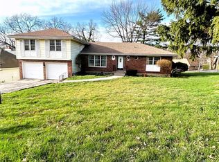 400 NW Briarcliff Rd, Kansas City, MO 64116