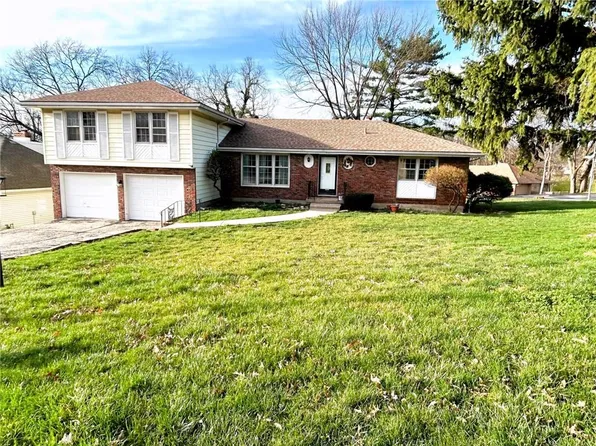 400 NW Briarcliff Rd, Kansas City, MO 64116