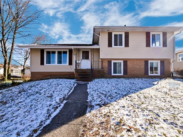 2200 Springfield Center Rd, Akron, OH 44312