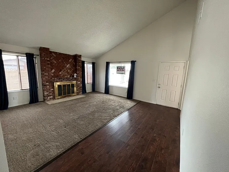 1020 E Nugent St — Photo 9