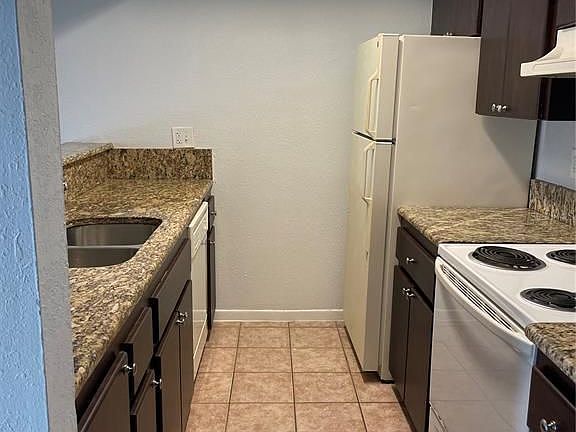 4th image of 5065 Eaglesmere Dr #C04