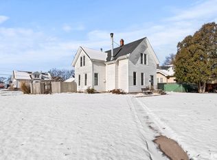 2004 N Division St, Davenport, IA 52804
