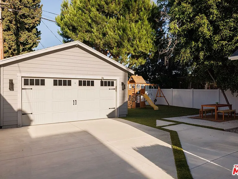 122 N Wilton Pl — Photo 27