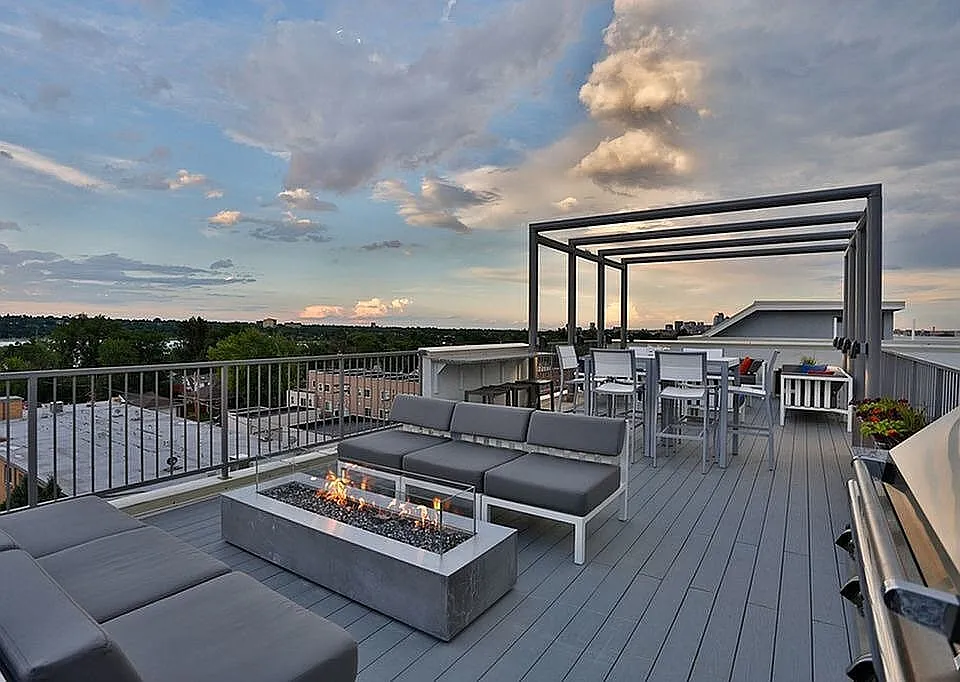 ba_xatsloans_rooftop4_1024x665