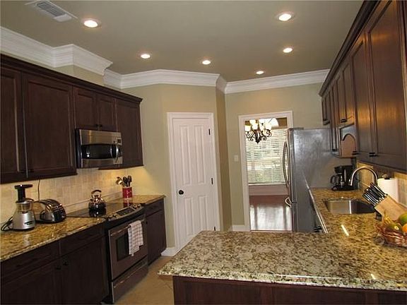 4th image of 7217 Meadowbrook Dr