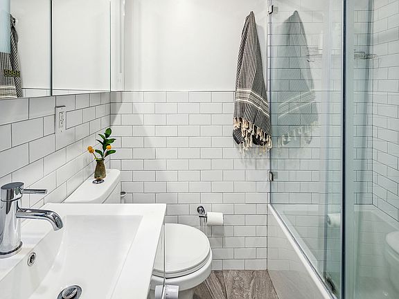 5th image of 115 Charles St APT 1