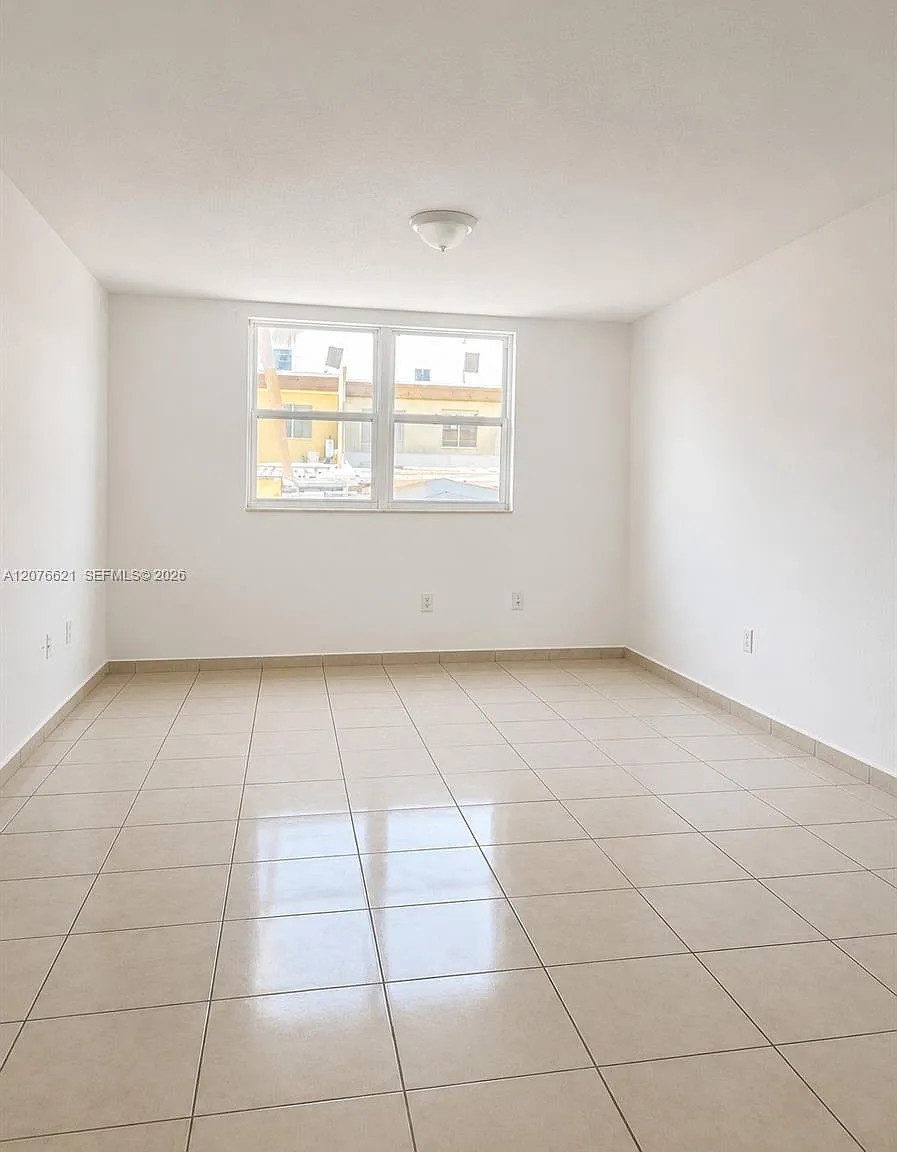 666 W 81st St — Photo 1