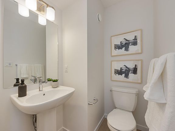 4th image of 17246 4th St NW