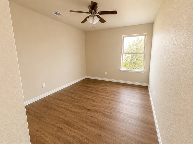 1617 Lubbock Dr — Photo 21