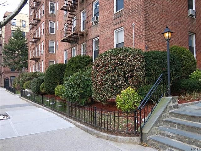 2nd image of 2104 Holland Ave