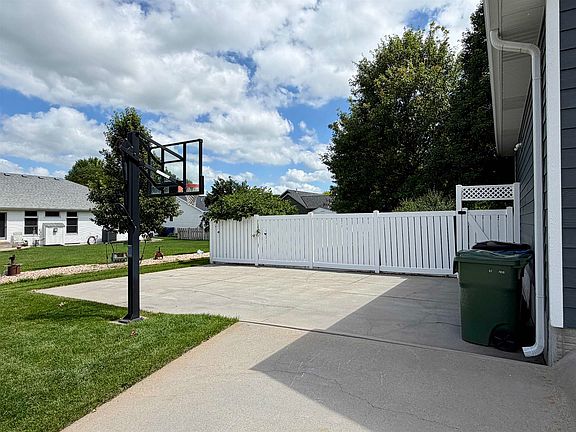 5th image of 5817 O Avenue Pl