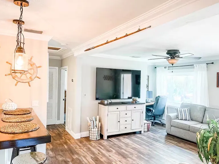 701 SW Bryant Ave — Photo 6