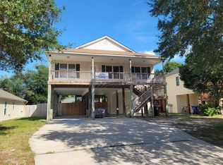 110 NW 11th St, Oak Island, NC 28465