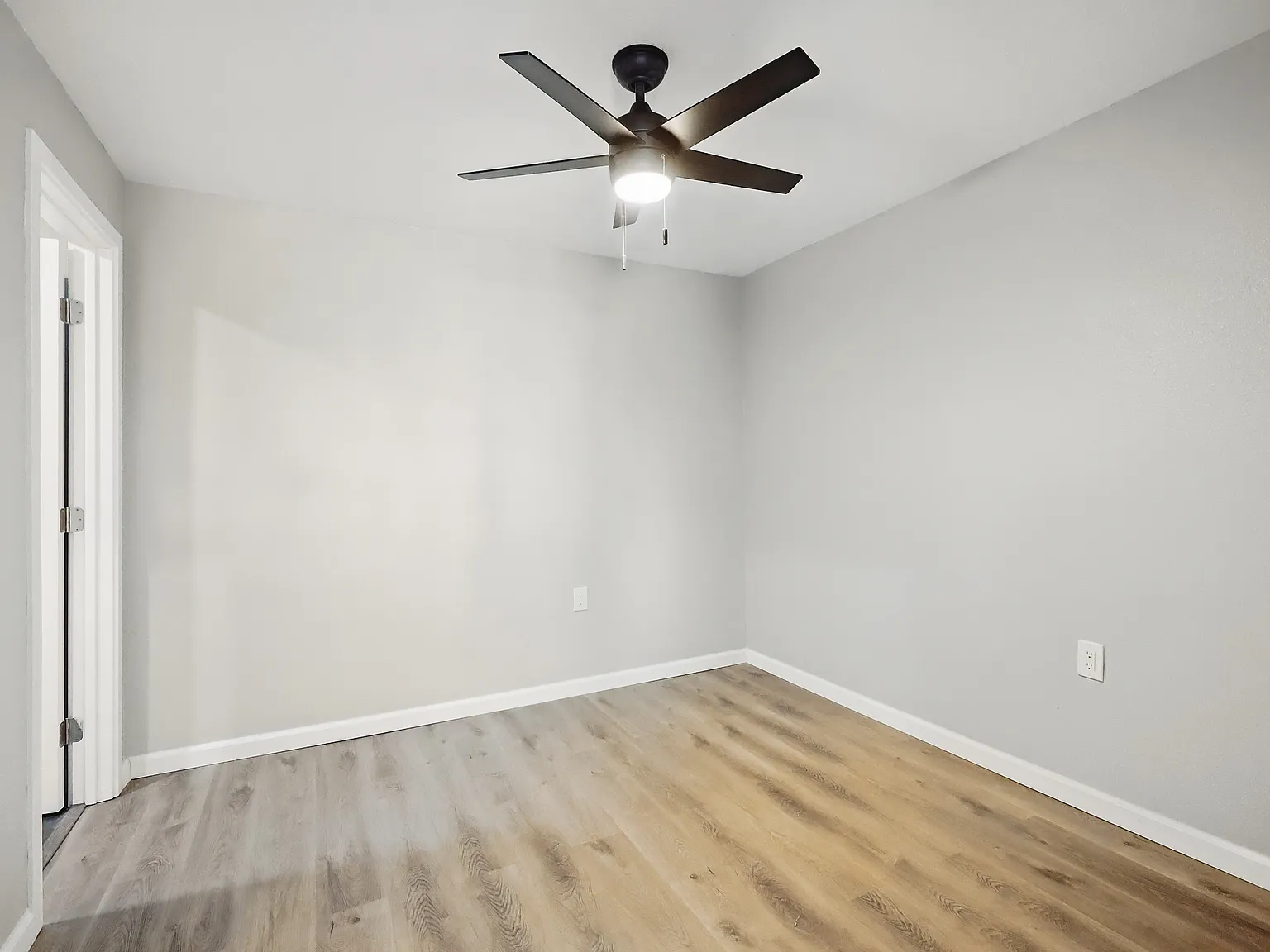 1 bed, 400 sqft, $1,100 — Photo 4