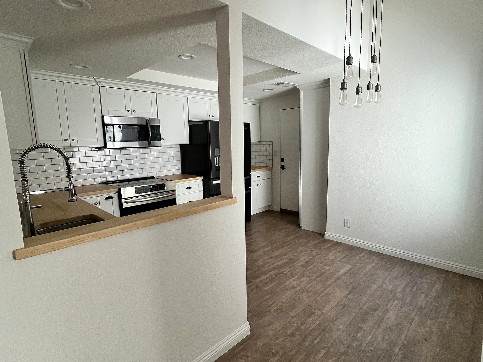 3 bed, 2.5 bath, 1465 sqft, $4,625 — Photo 3