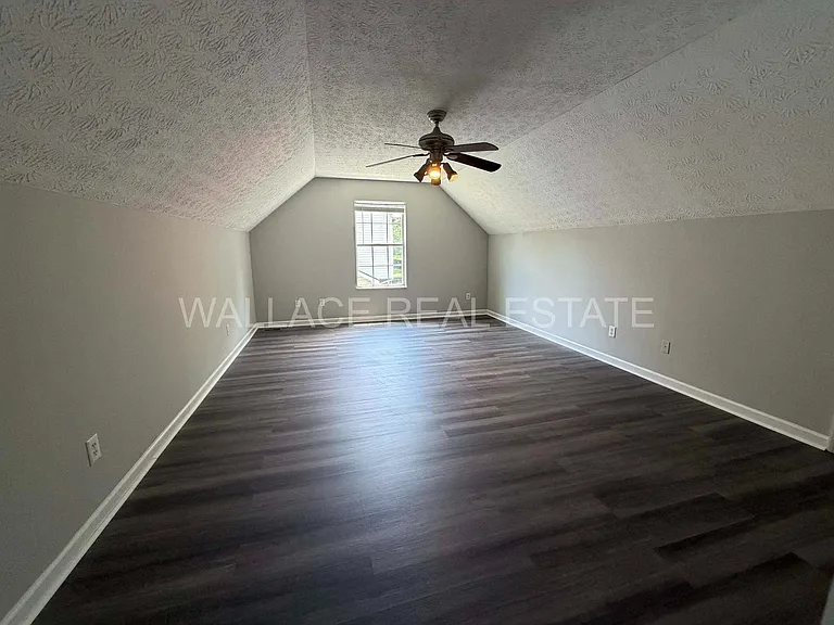 6919 Yellow Oak Ln — Photo 17