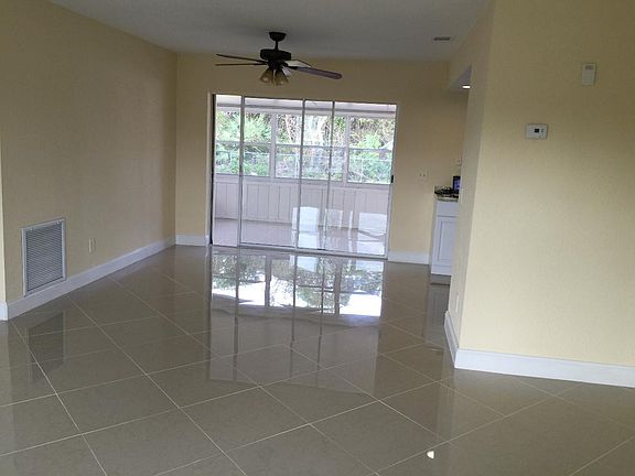 4th image of 641 SE Port St Lucie Blvd