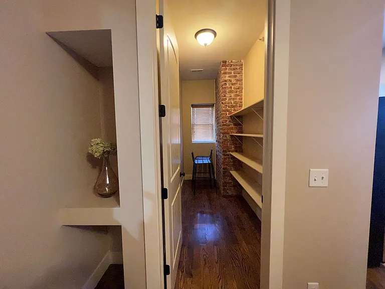 2934 Leavenworth St — Photo 75