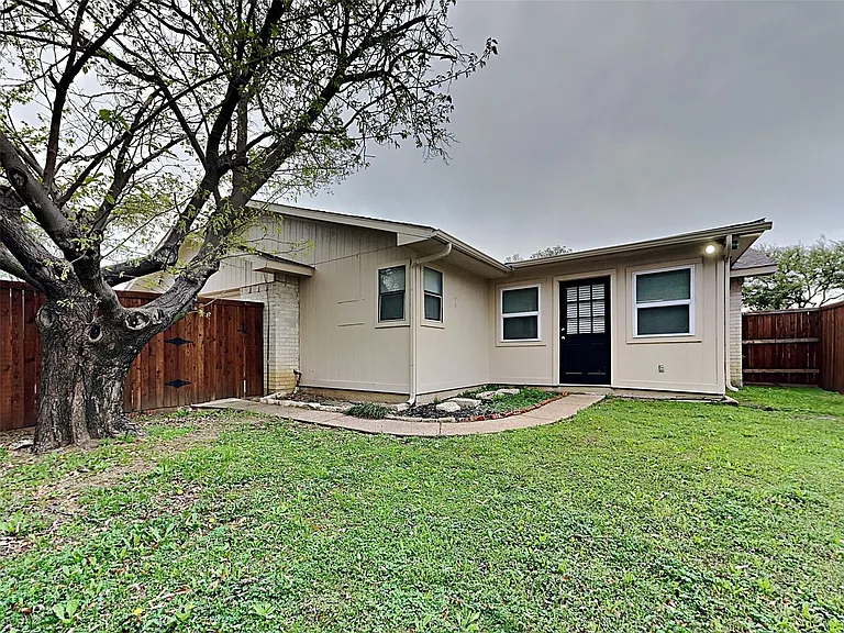 1504 Carnation Dr — Photo 20
