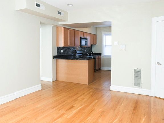 3rd image of 4516 W Wellington Ave #1W