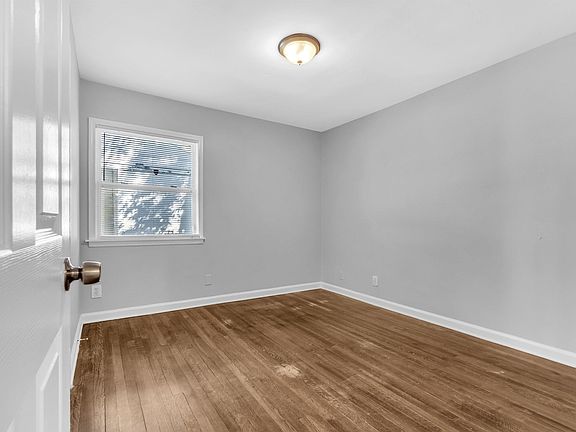 3rd image of 1486 Patterson St