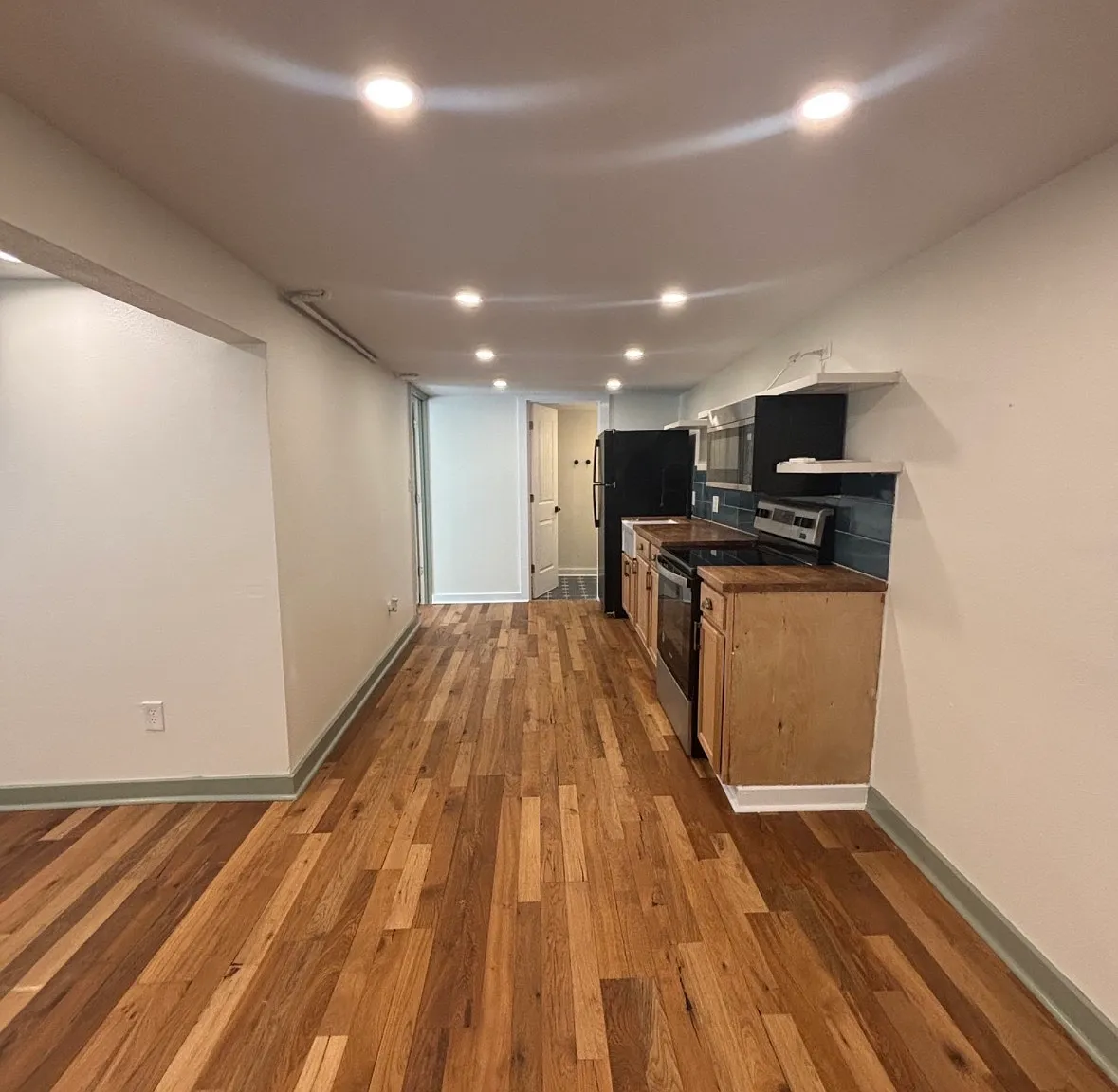 1 bed, 550 sqft, $895 — Photo 2
