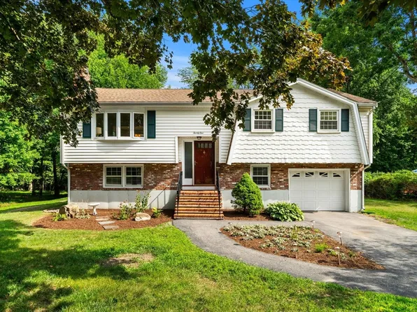 21 Freeport Dr, Burlington, MA 01803