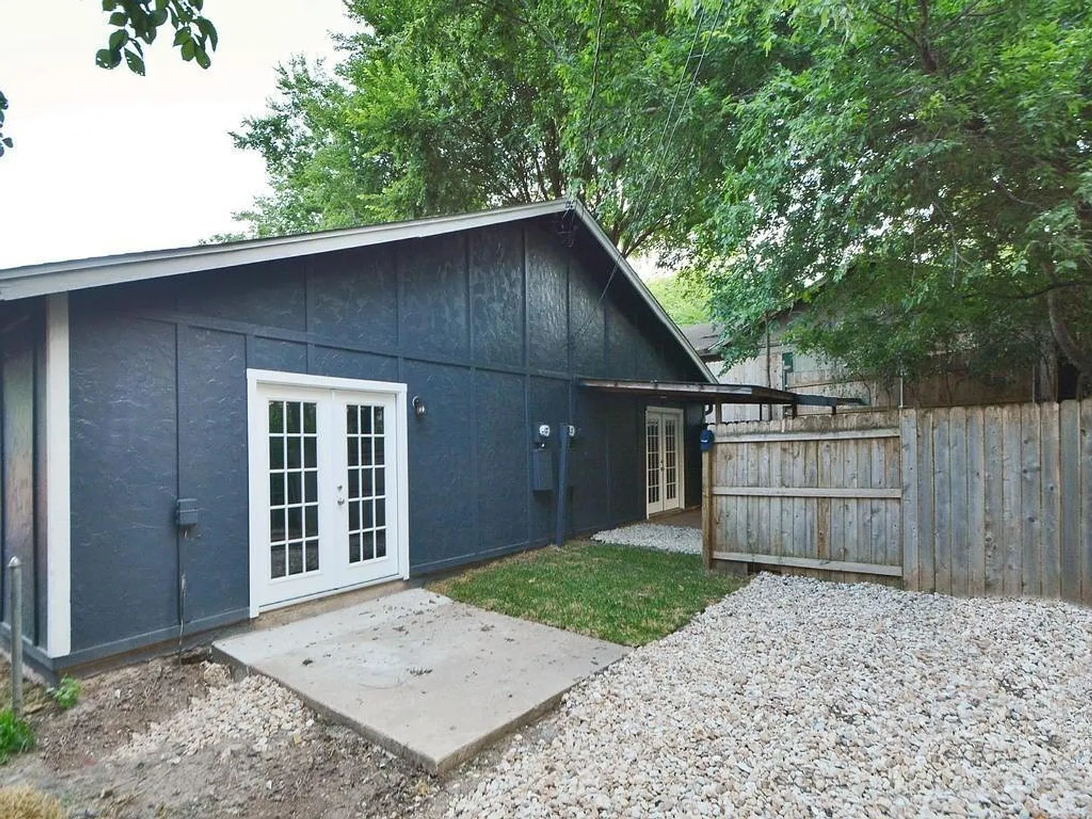 2706 Parker Ln B — Photo 2