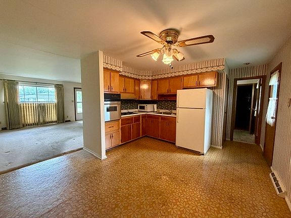 5th image of 915 16th St