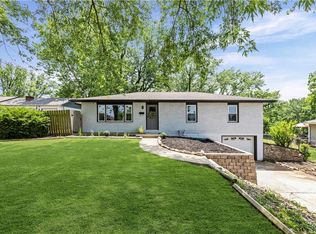 13101 NW Porter Rd, Parkville, MO 64152