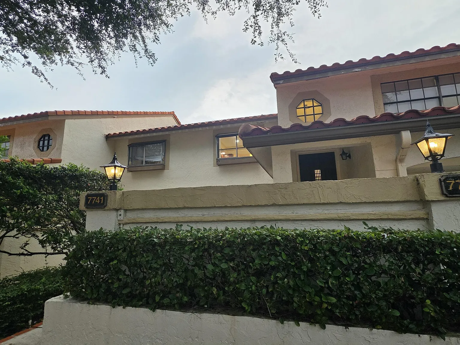 3 bed, 2.0 bath, 1572 sqft, $3,590 — Photo 2